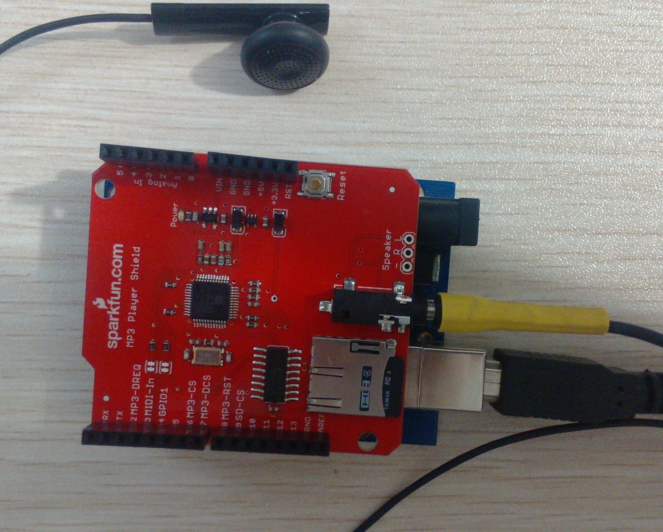 MP3 Player Shield与Arduino实物连接图