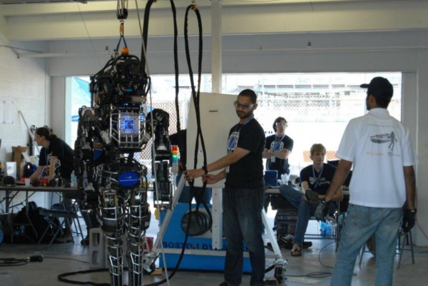 全球先进机器人参赛中其中一款机器人