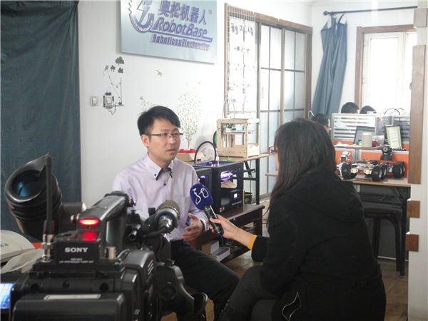 奥松机器人创始人于欣龙接受黑龙江卫视新闻联播媒体报道